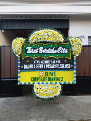 Papan Bunga Duka di Woloan Satu Utara