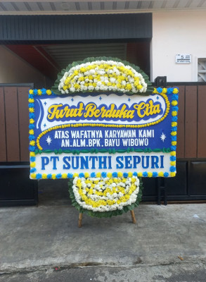 Papan Bunga Duka di Woloan Satu Utara