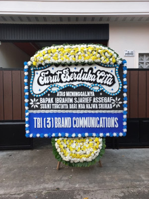 Papan Bunga Duka di Woloan Satu Utara